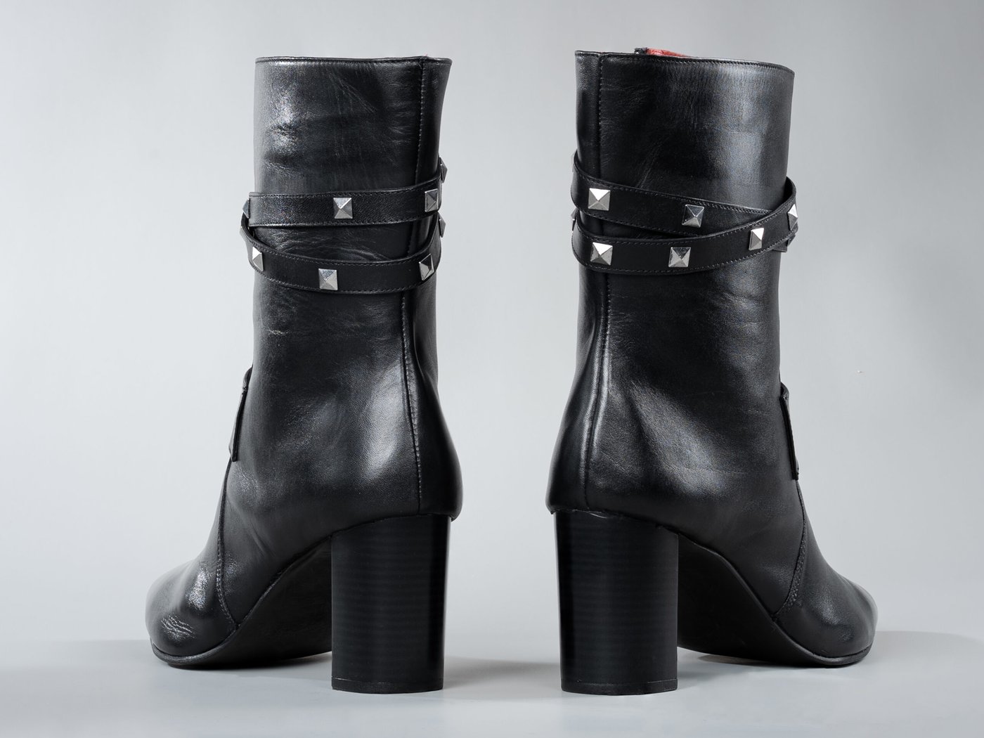 The Paris, back view and 3 inch block heel